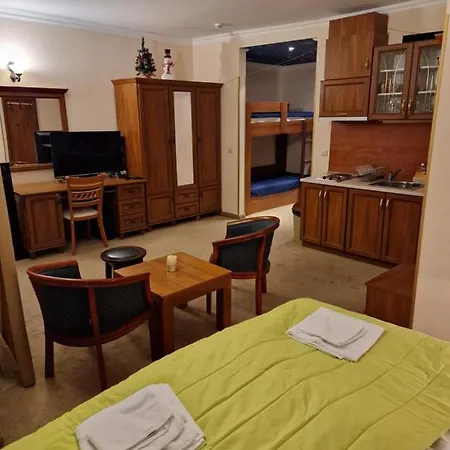 Lucy's Emerald Apartman Banszko