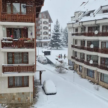 Lucy's Emerald Апартаменты