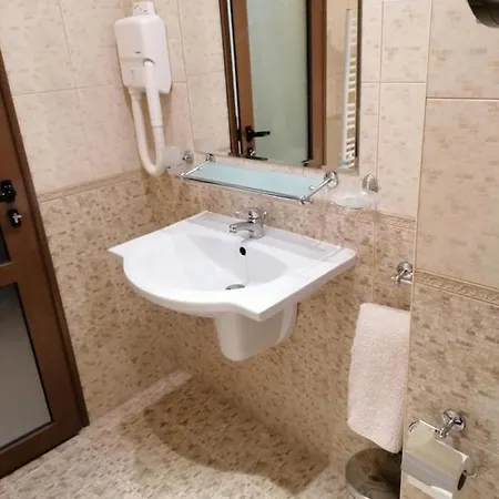 Lucy's Emerald * Банско