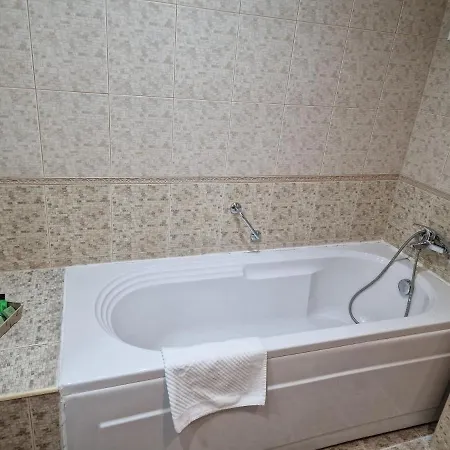 Lucy's Emerald Банско