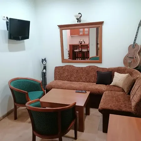 Lucy's Emerald * Банско