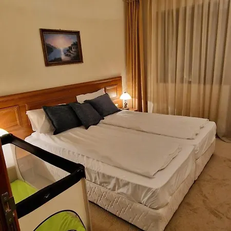 Lucy's Emerald * בנסקו