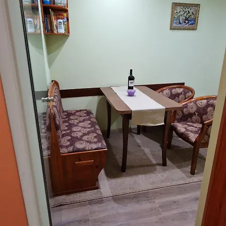 Lucy's Emerald * Банско