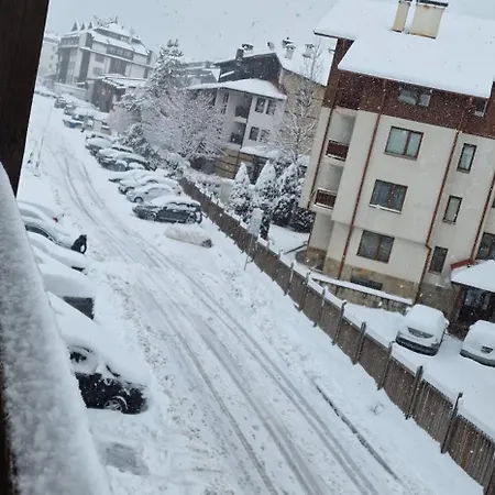 Lucy's Emerald Апартаменты *